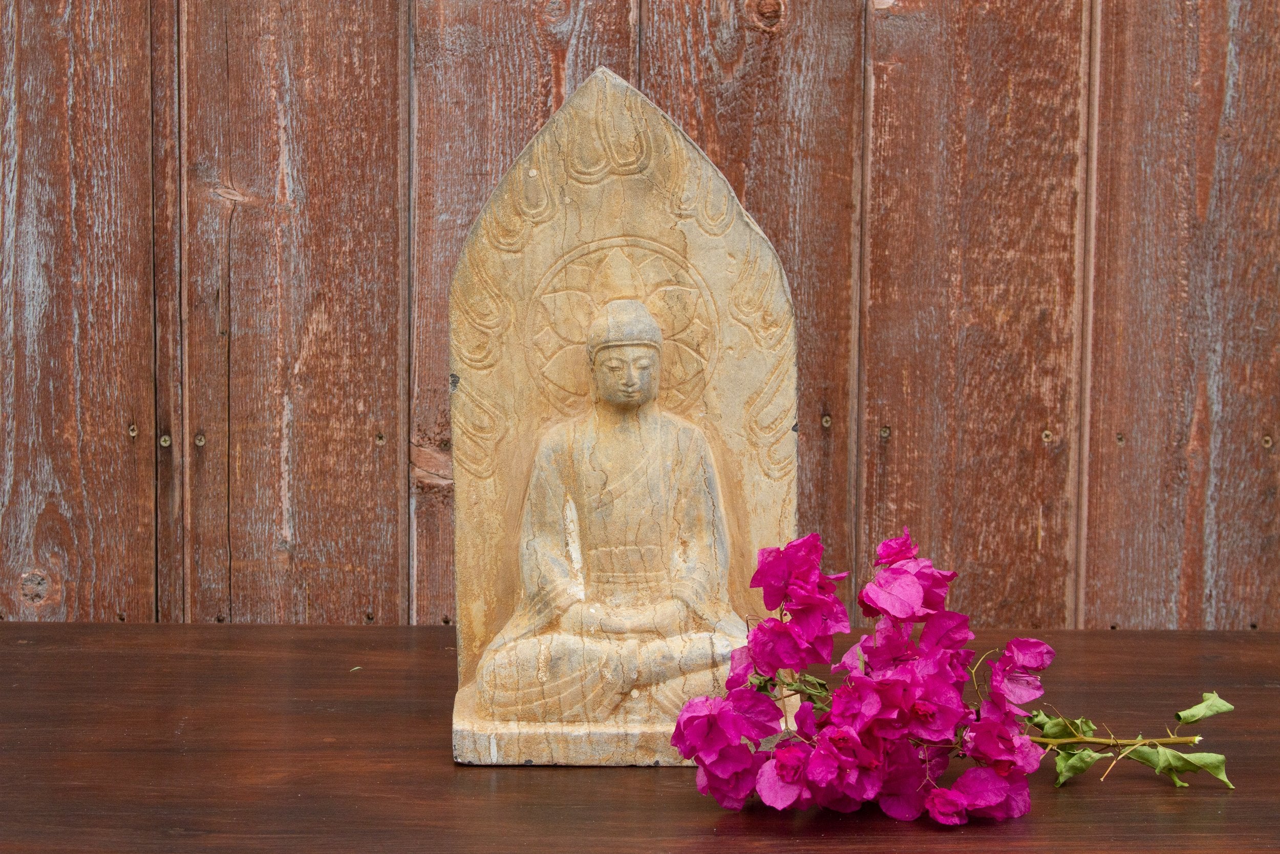 DE-COR | Ispirazione globale, Adorabile statua di Buddha in pietra invecchiata (commercio)