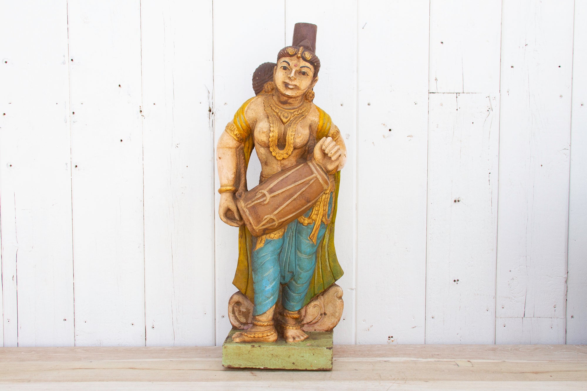 DE-COR | Ispirazione globale, Antica statua di musicista del tempio indiano di pietra