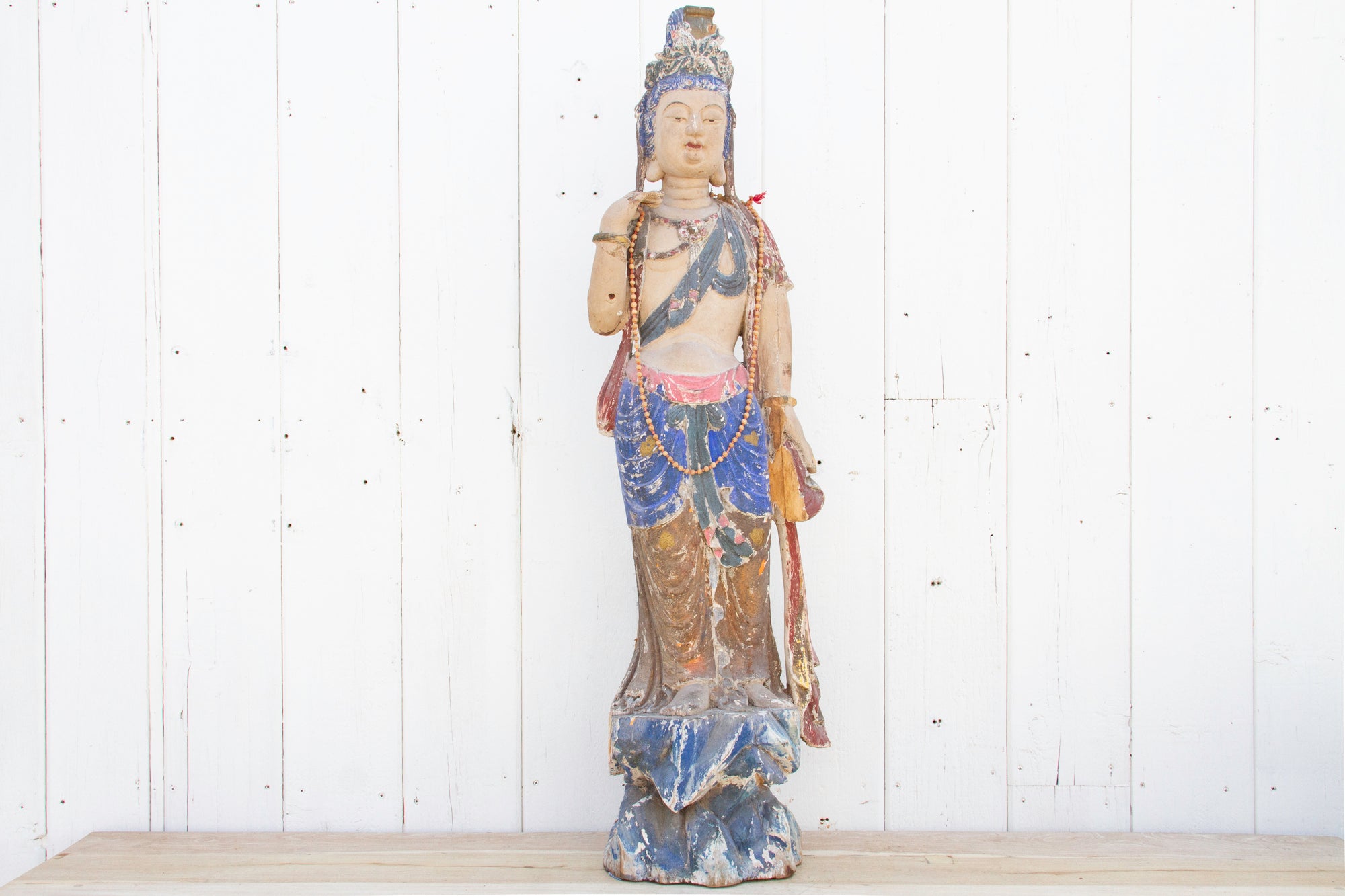 DE-COR | Ispirazione globale, Antica statua policroma di Quan-Yin