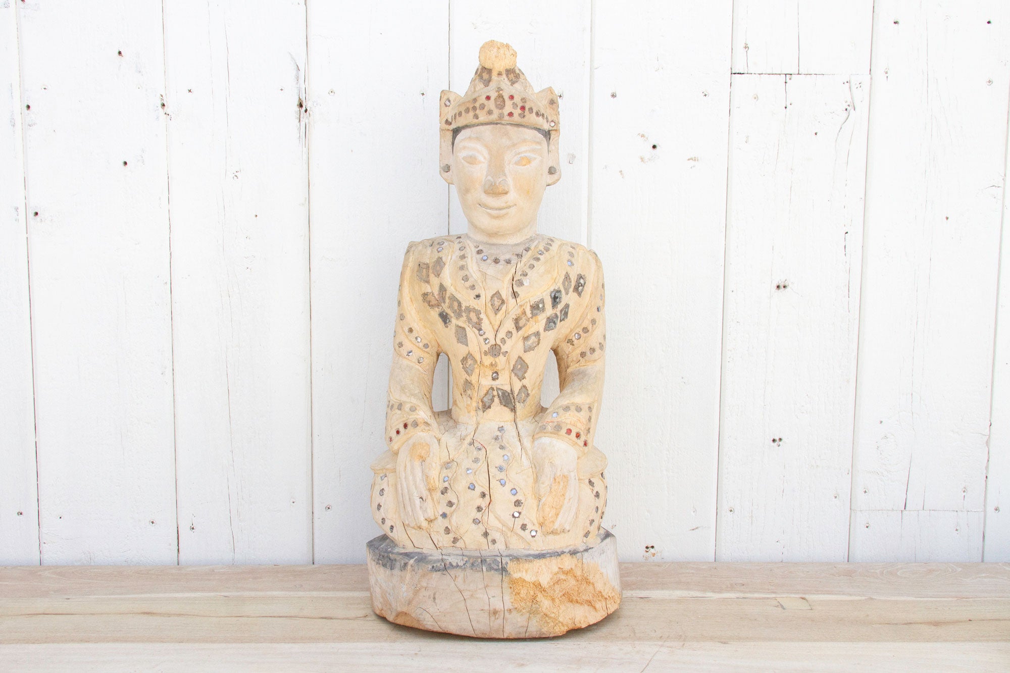 DE-COR | Ispirazione globale, Antico Buddha inginocchiato sbiancato di Rangoon (commercio)