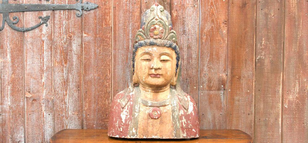 DE-COR | Ispirazione globale, Antico busto di legno di Quan-Yin (commercio)