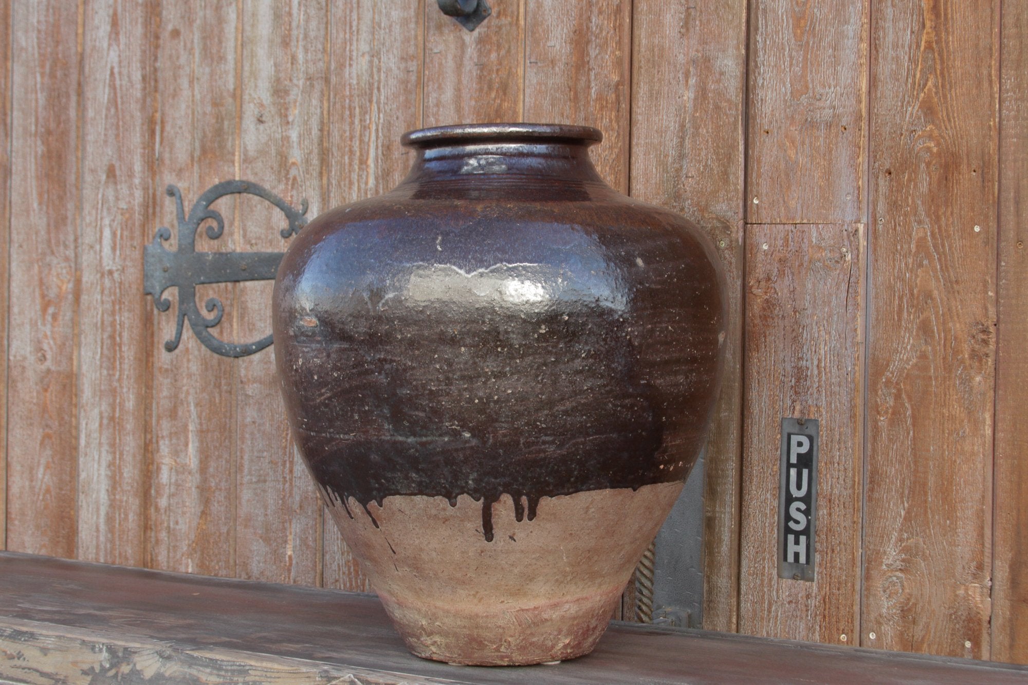 DE-COR | Ispirazione globale, Antico grande vaso Martaban (commercio)