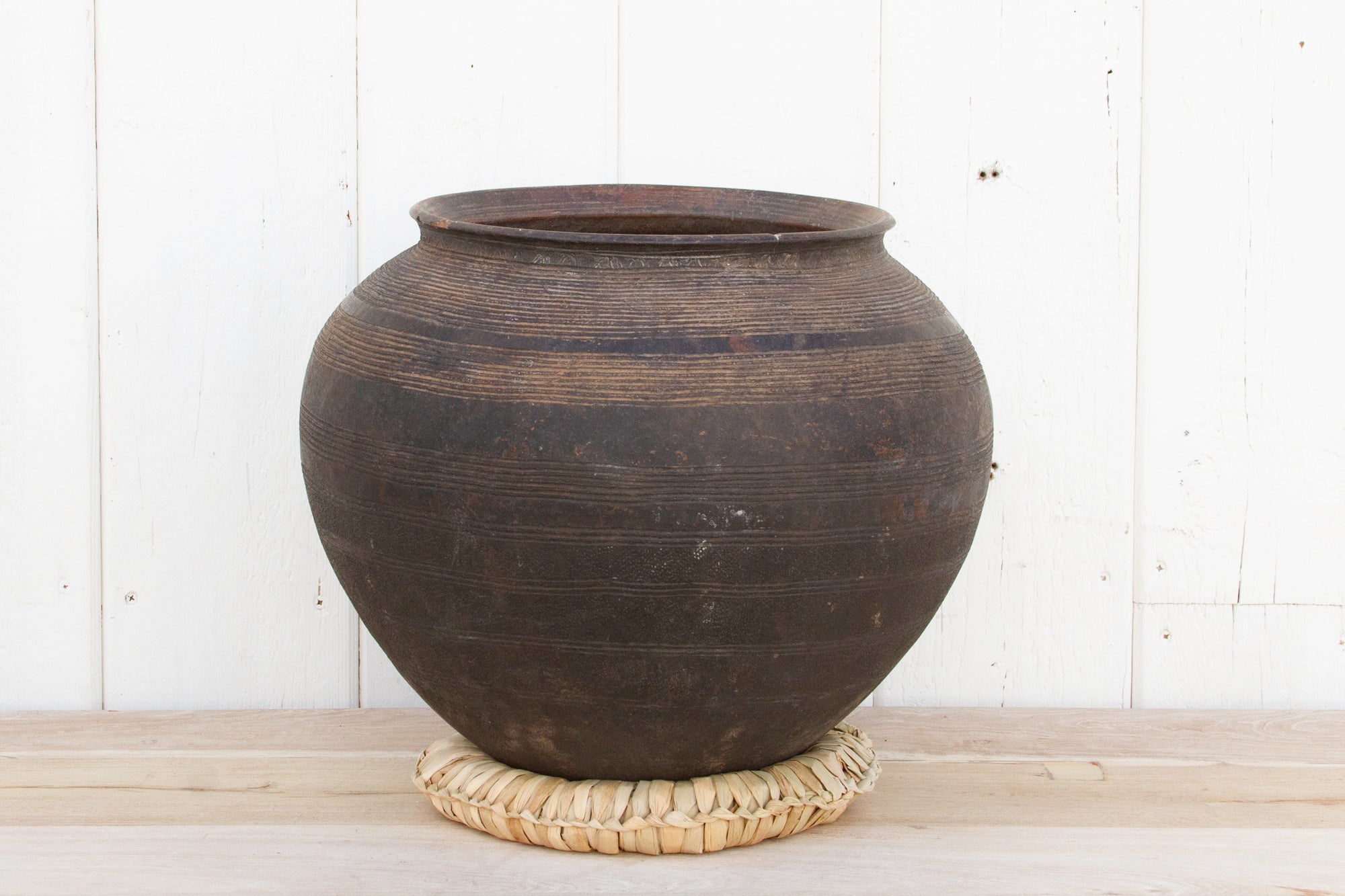 DE-COR | Ispirazione globale, Antico vaso africano rotondo per l'acqua