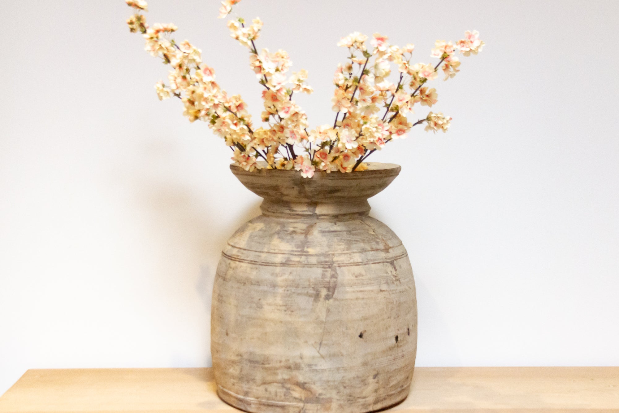 DE-COR | Ispirazione globale, Antico vaso alto in teak sbiancato (commercio)