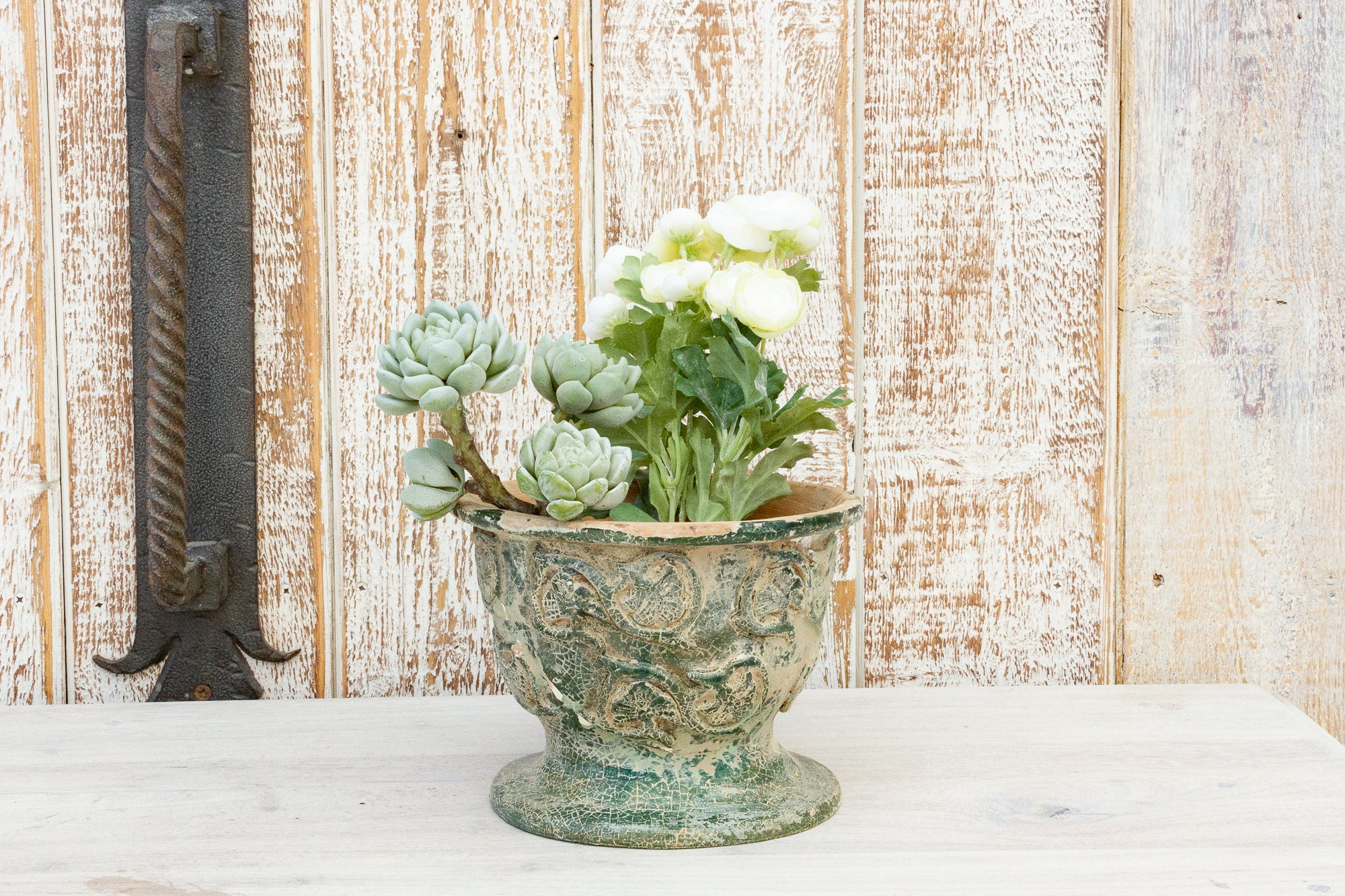DE-COR | Ispirazione globale, Antico vaso asiatico in ceramica floreale smaltata (commercio)