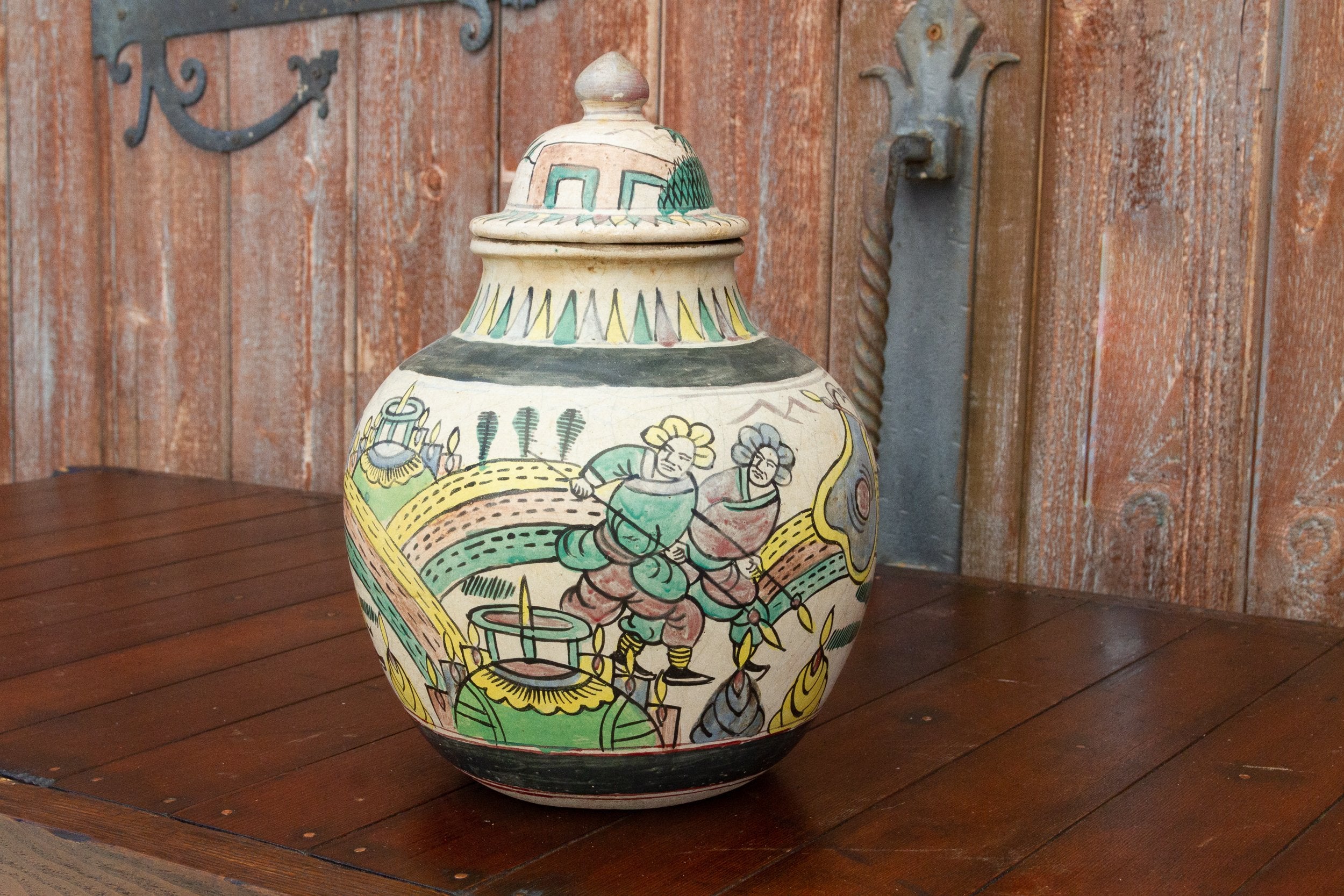DE-COR | Ispirazione globale, Antico vaso cinese a crepe (commercio)
