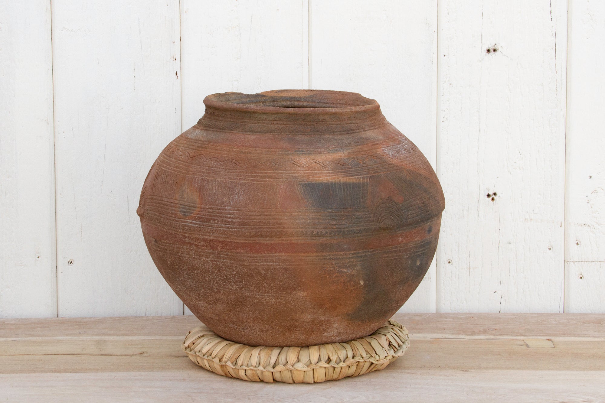 DE-COR | Ispirazione globale, Antico vaso d'acqua in argilla