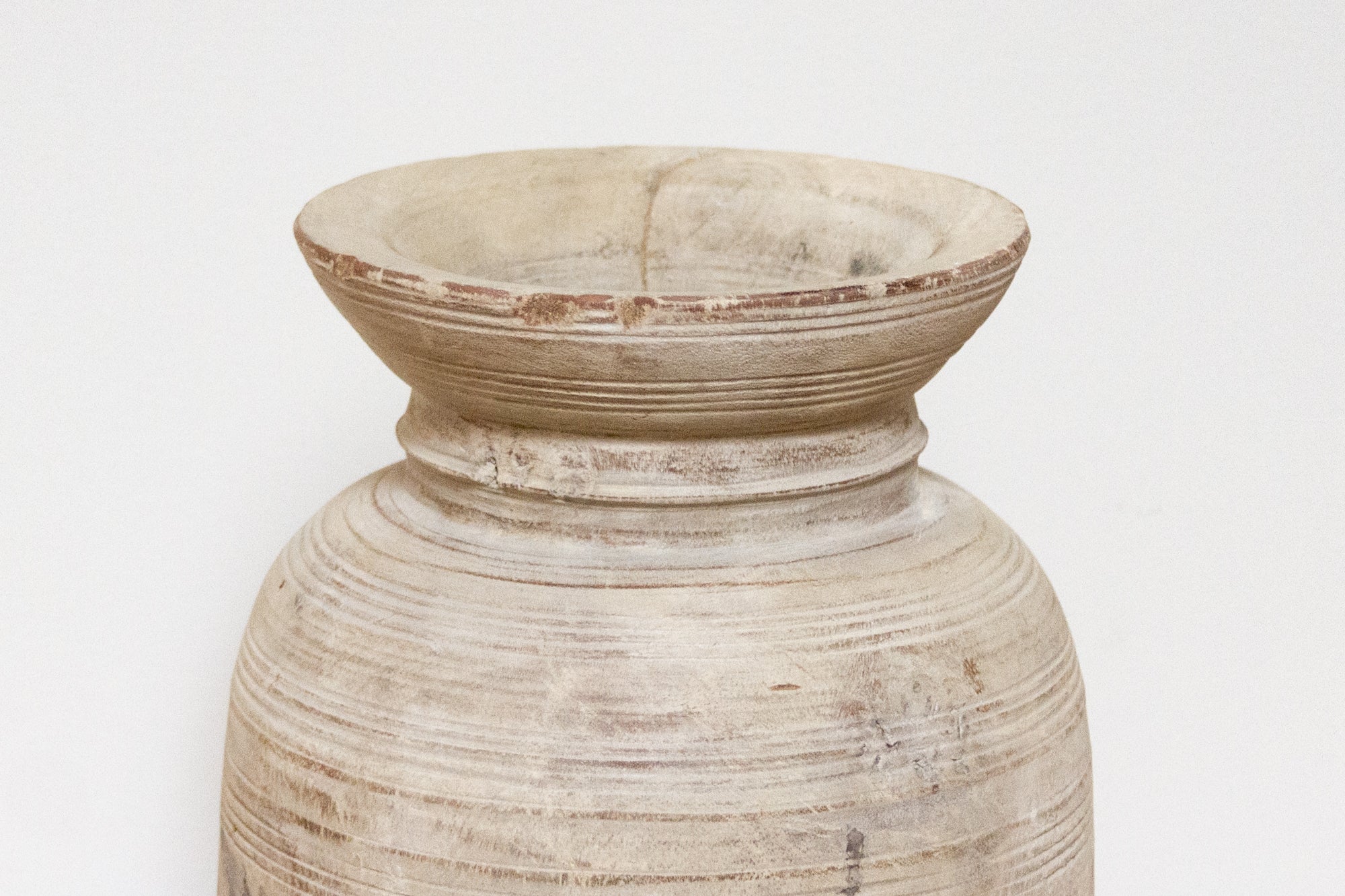 DE-COR | Ispirazione globale, Antico vaso di legno