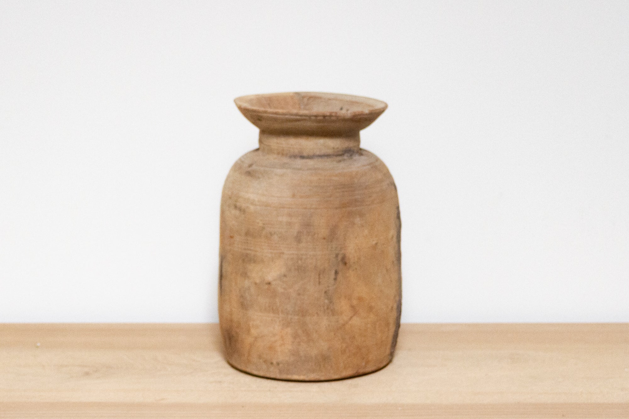 DE-COR | Ispirazione globale, Antico vaso di legno-Bindu