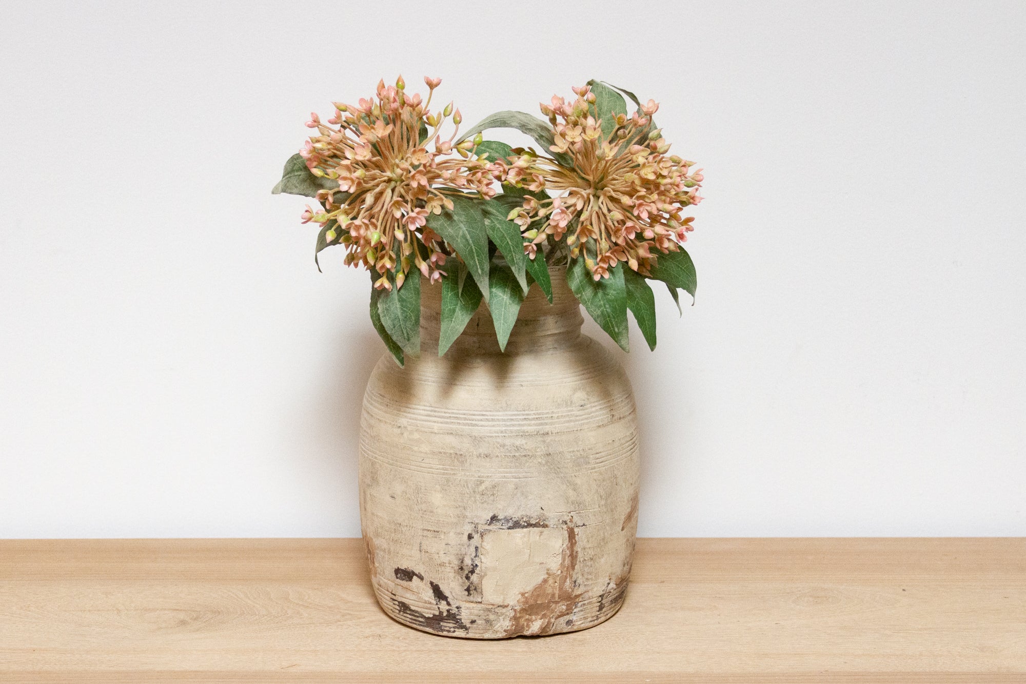 DE-COR | Ispirazione globale, Antico vaso di legno (commercio)