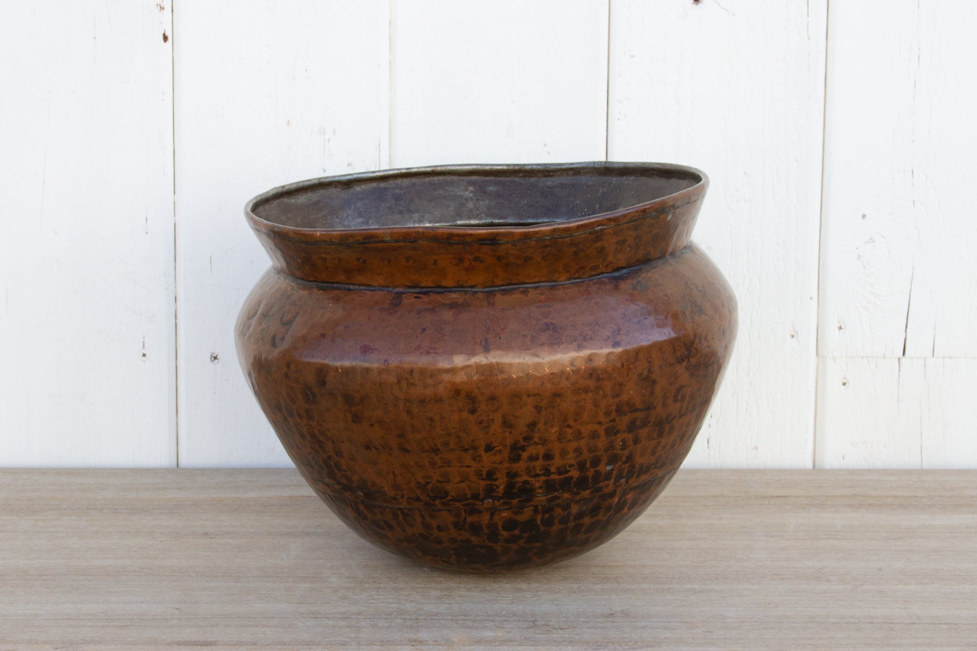DE-COR | Ispirazione globale, Antico vaso inglese in rame