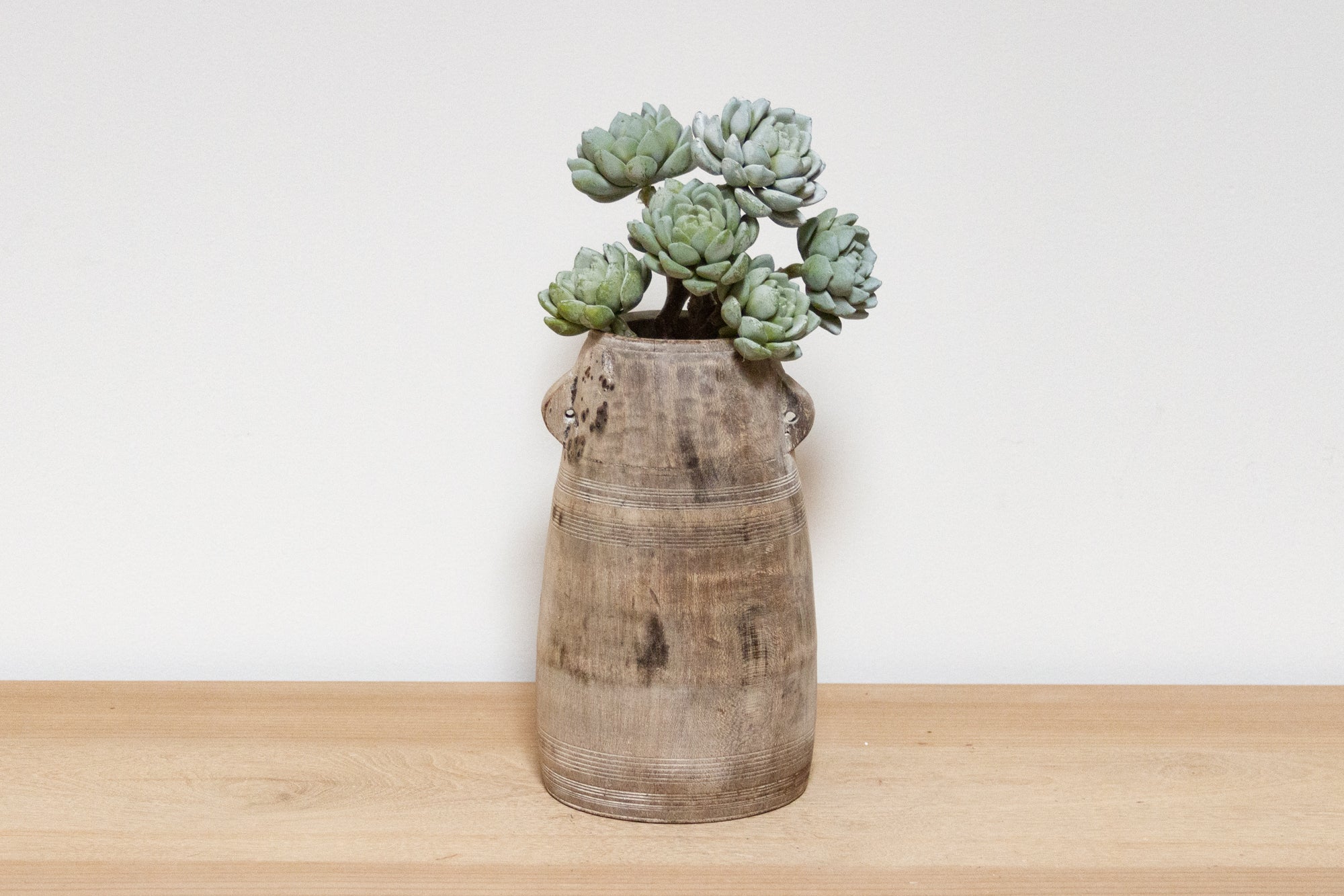 DE-COR | Ispirazione globale, Antico vaso tribale in legno-Amay (commercio)