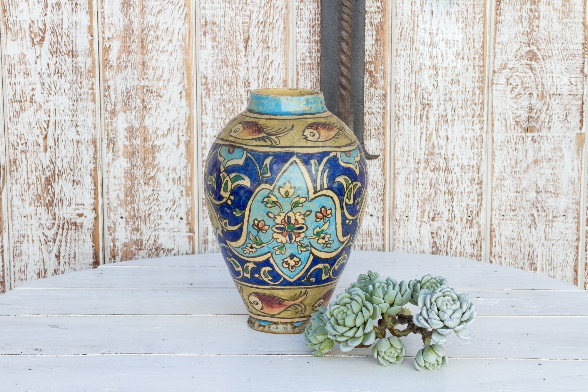DE-COR | Ispirazione globale, Bellissimo vaso dipinto dell'Impero Mughal (commercio)