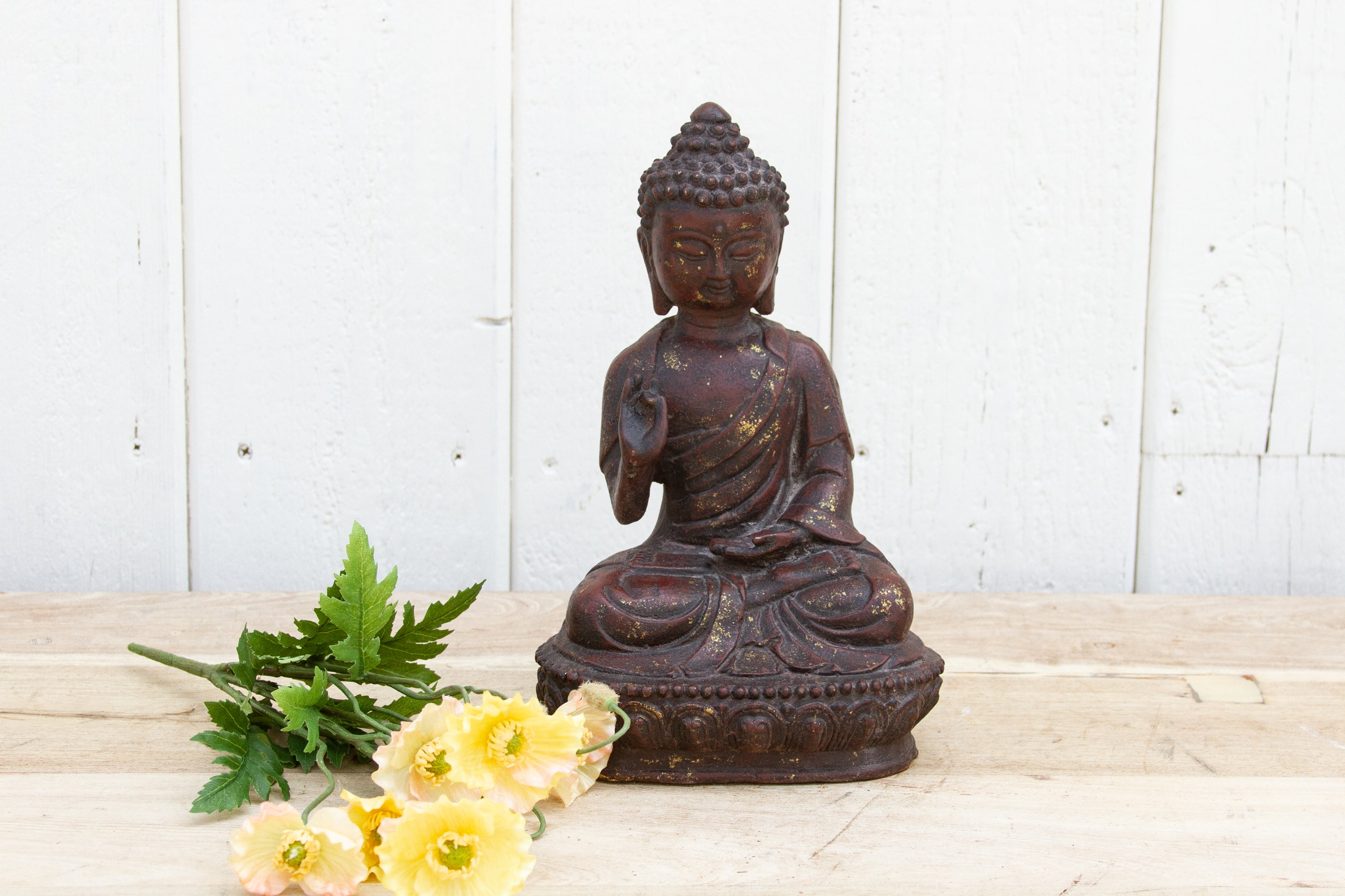 DE-COR | Ispirazione globale, Buddha antico in bronzo rosso e dorato (commercio)