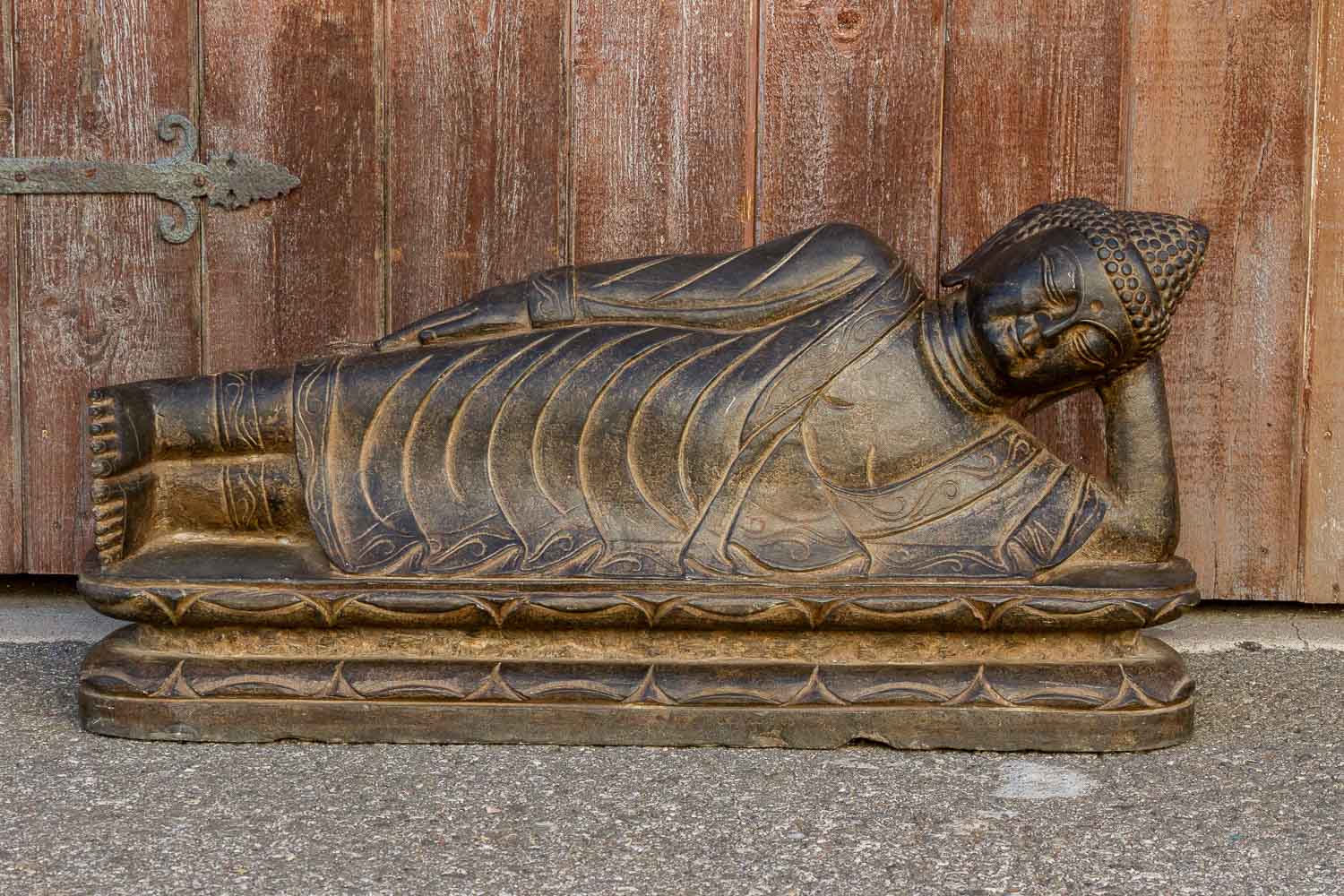 DE-COR | Ispirazione globale, Buddha asiatico reclinato intagliato in pietra nera (commercio)