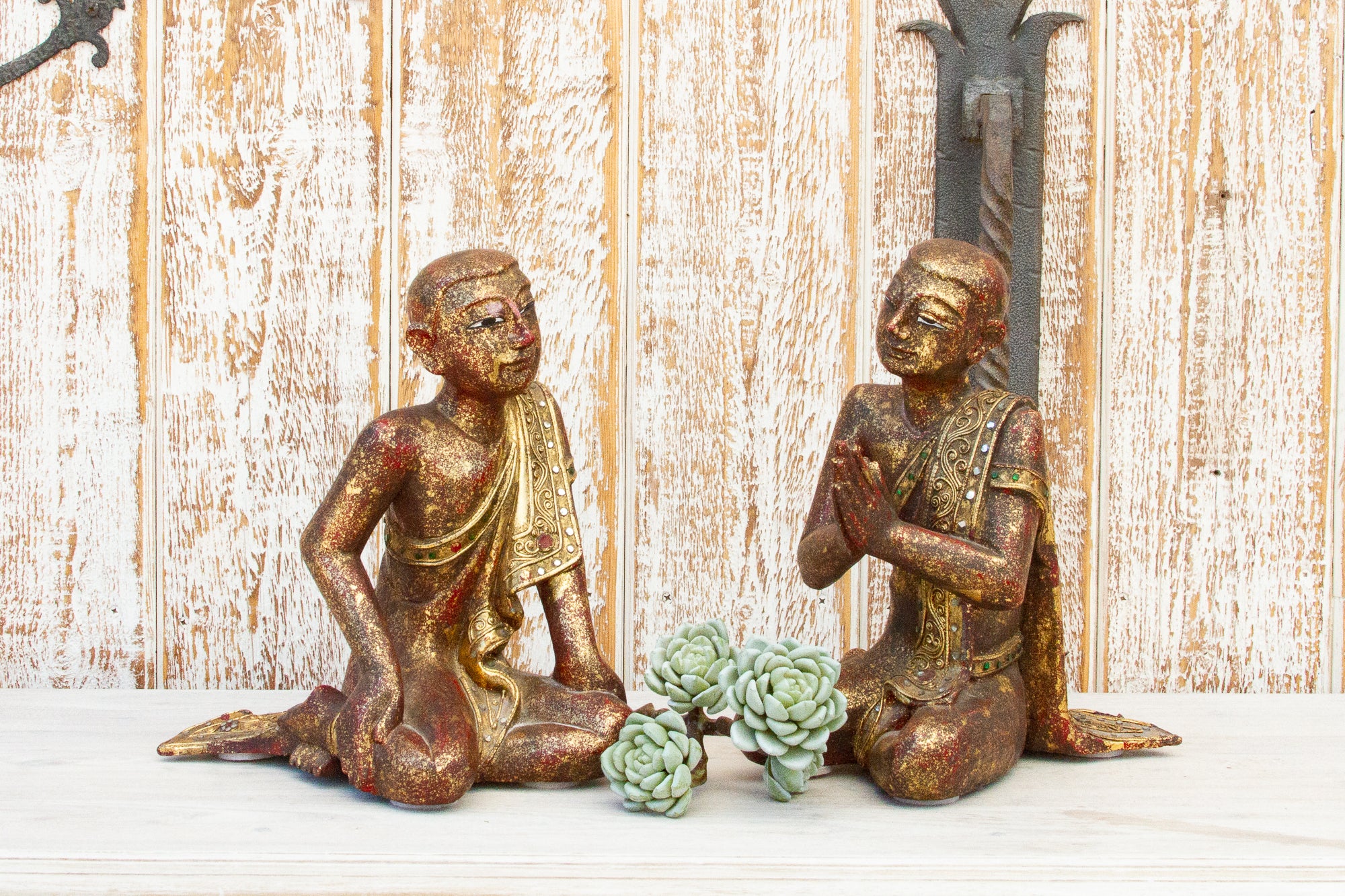 DE-COR | Ispirazione globale, Buddha birmano dipinto in legno dorato, coppia