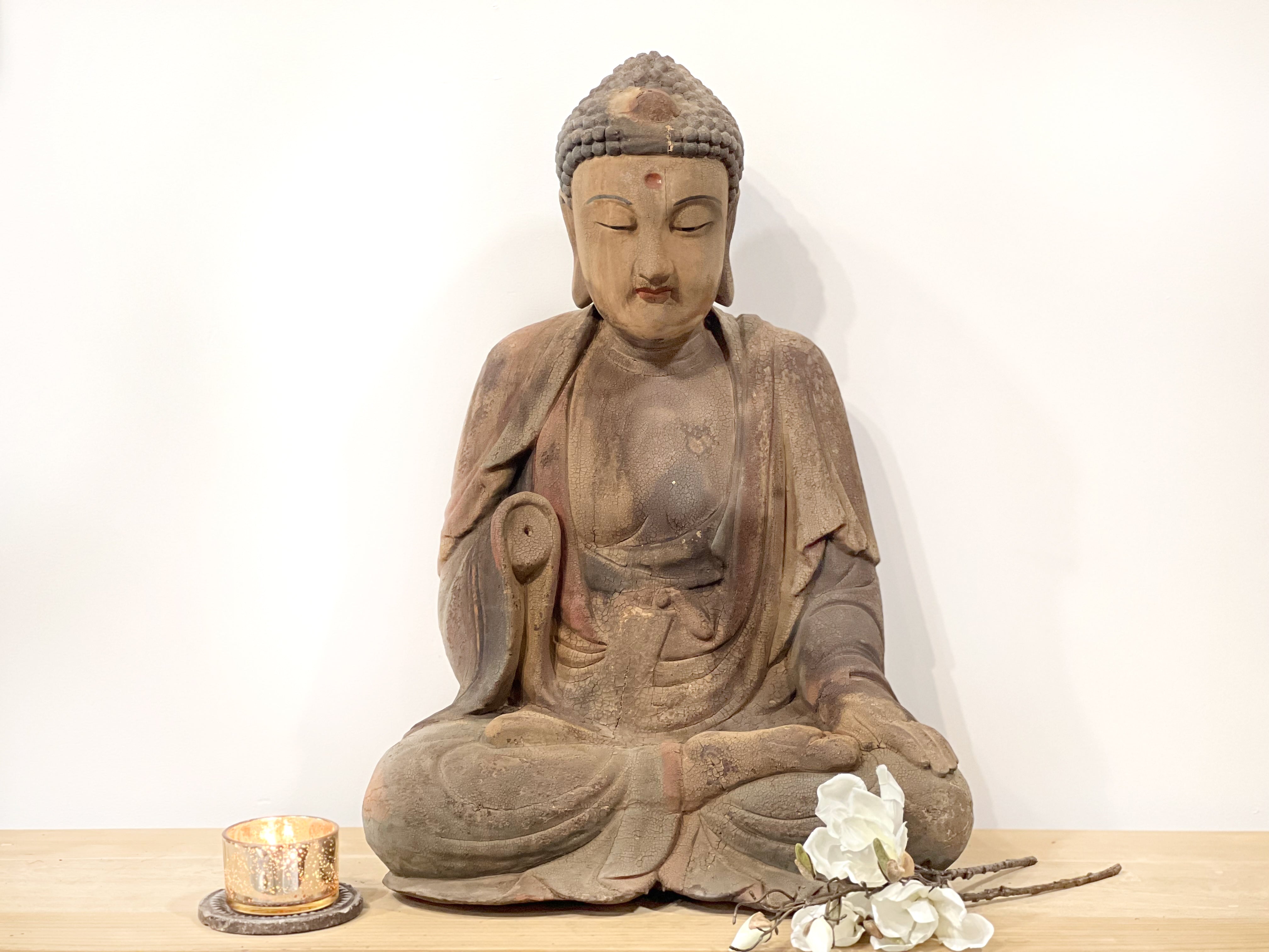 DE-COR | Ispirazione globale, Buddha seduto antico intagliato e dipinto