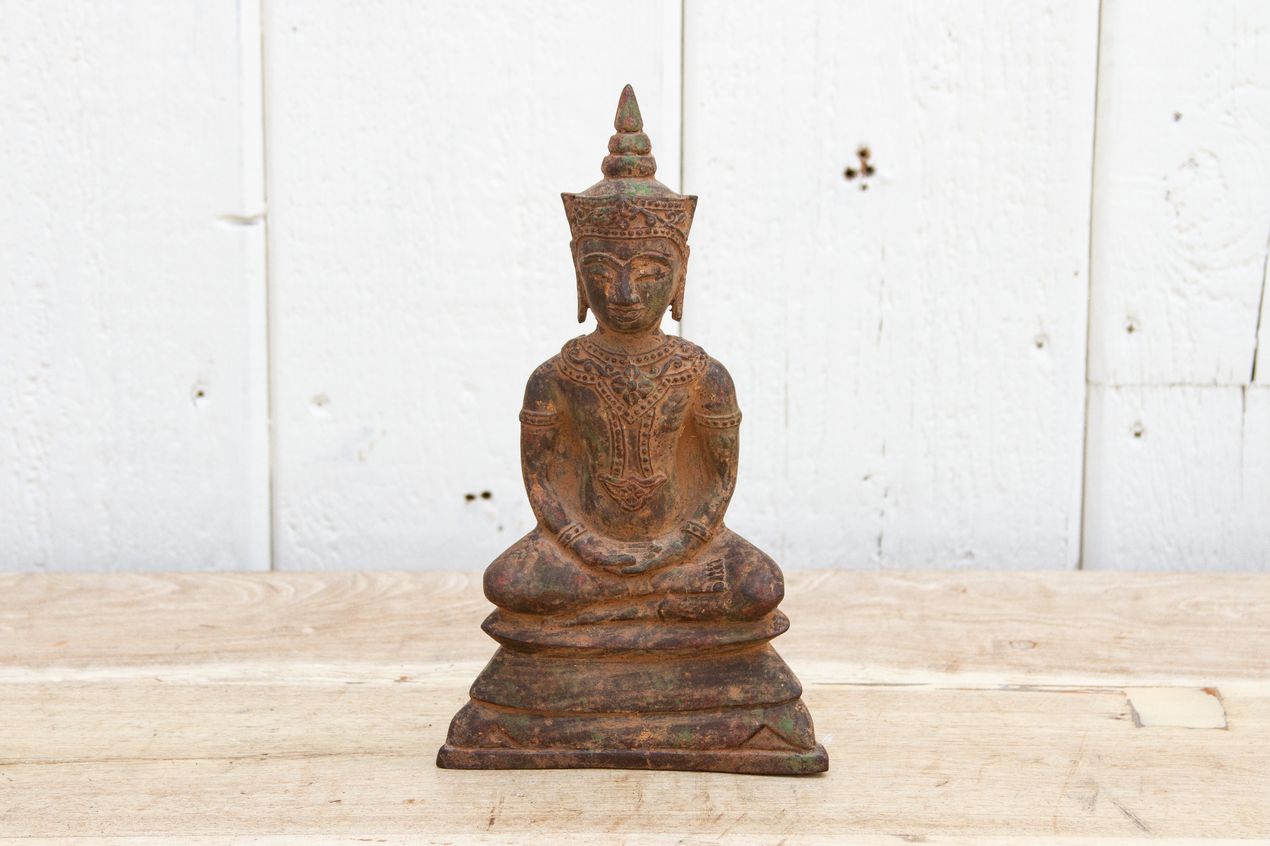 DE-COR | Ispirazione globale, Buddha seduto in bronzo del XVIII secolo