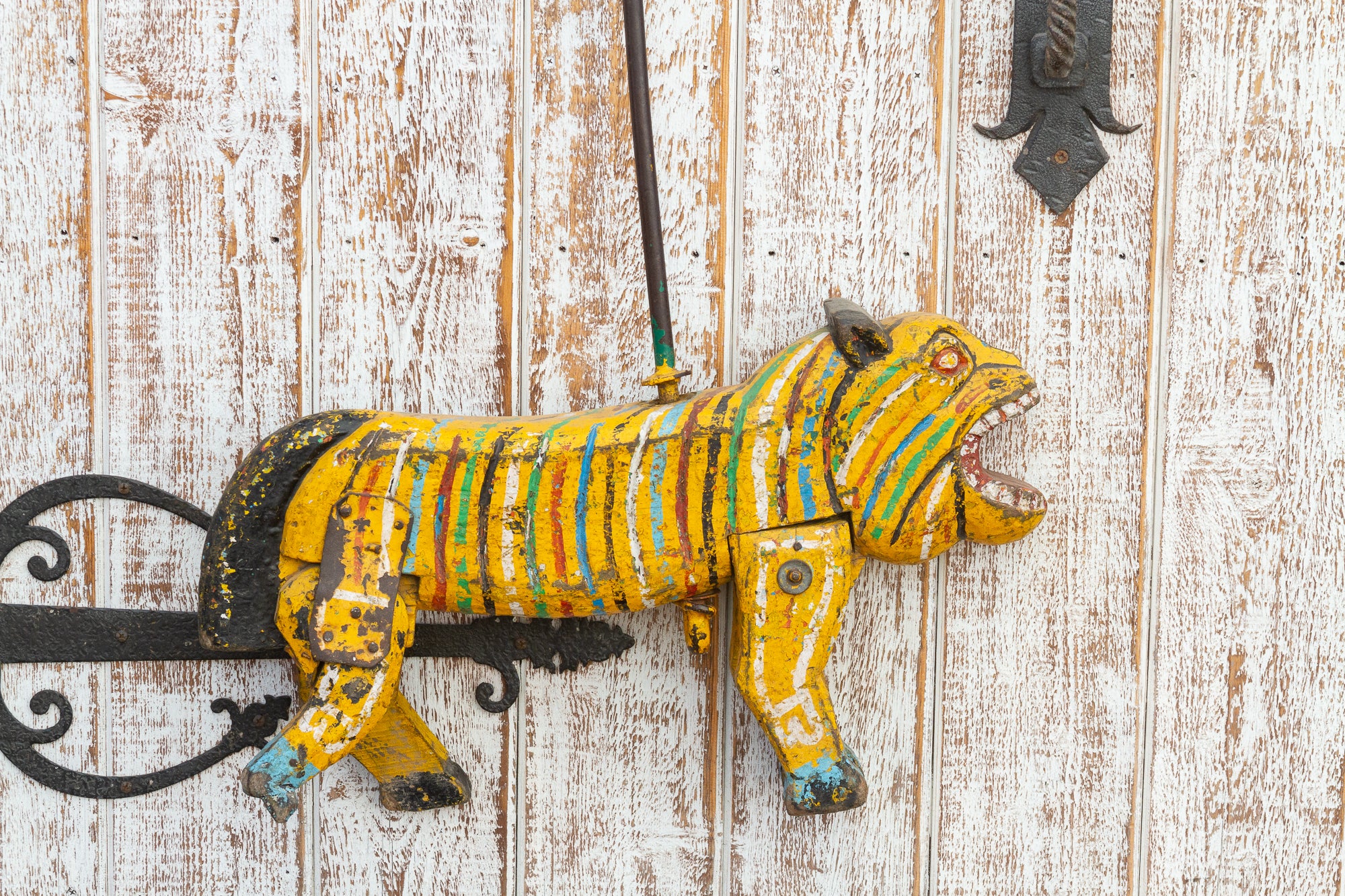 DE-COR | Ispirazione globale, Carosello in legno con tigre del Bengala (commercio)