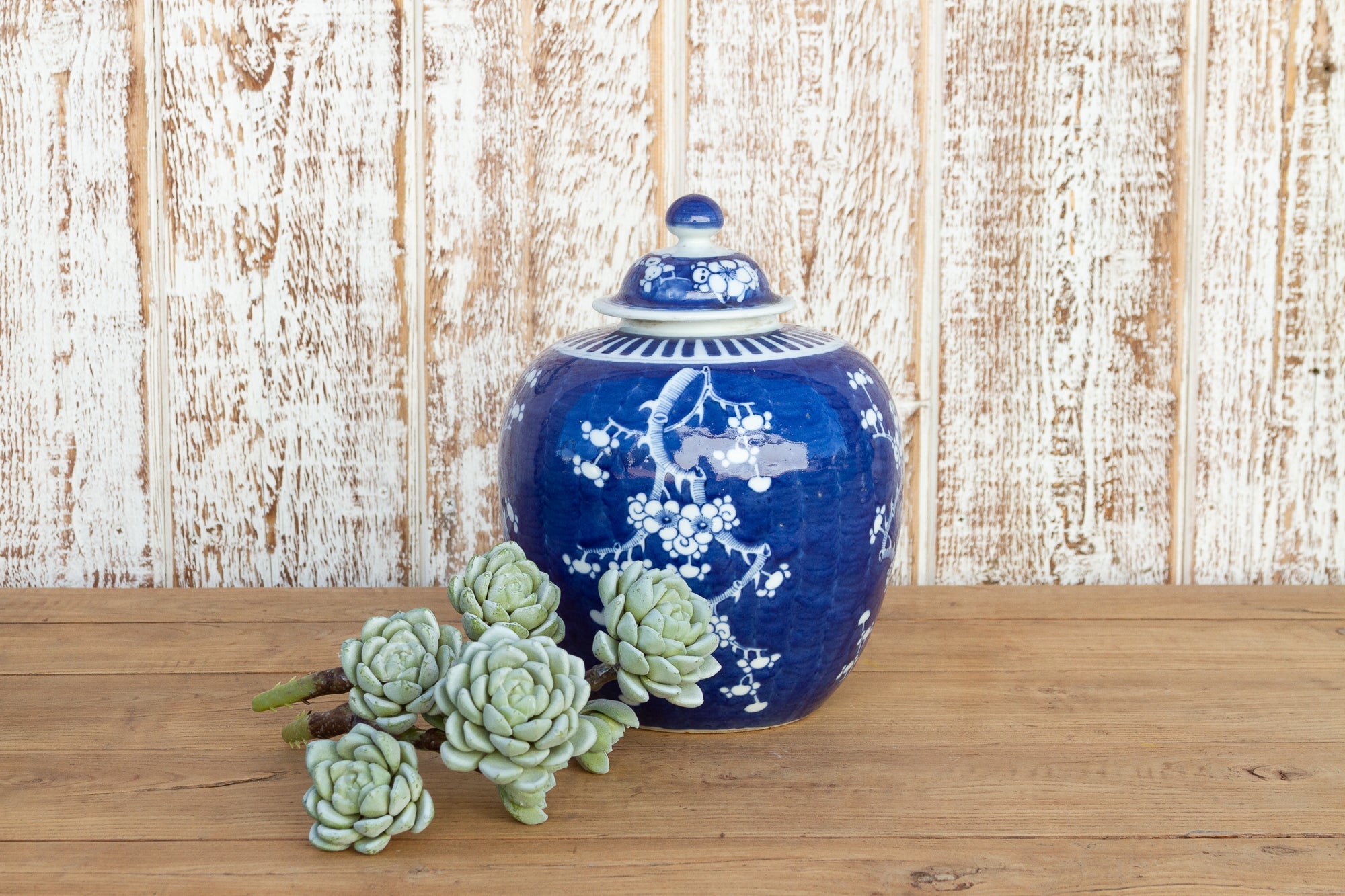 DE-COR | Ispirazione globale, Incantevole vaso asiatico con coperchio floreale blu (commercio)