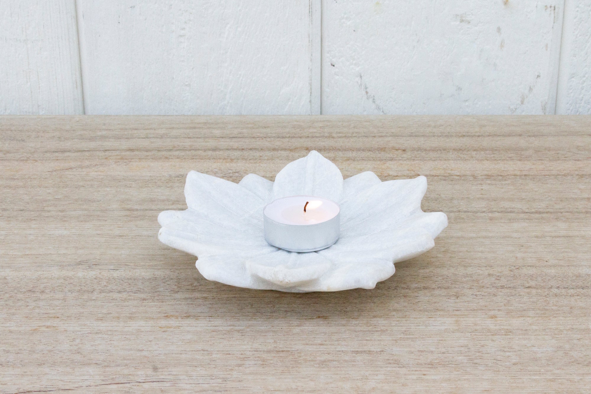 DE-COR | Ispirazione globale, Piccolo fiore da tavolo in marmo intagliato