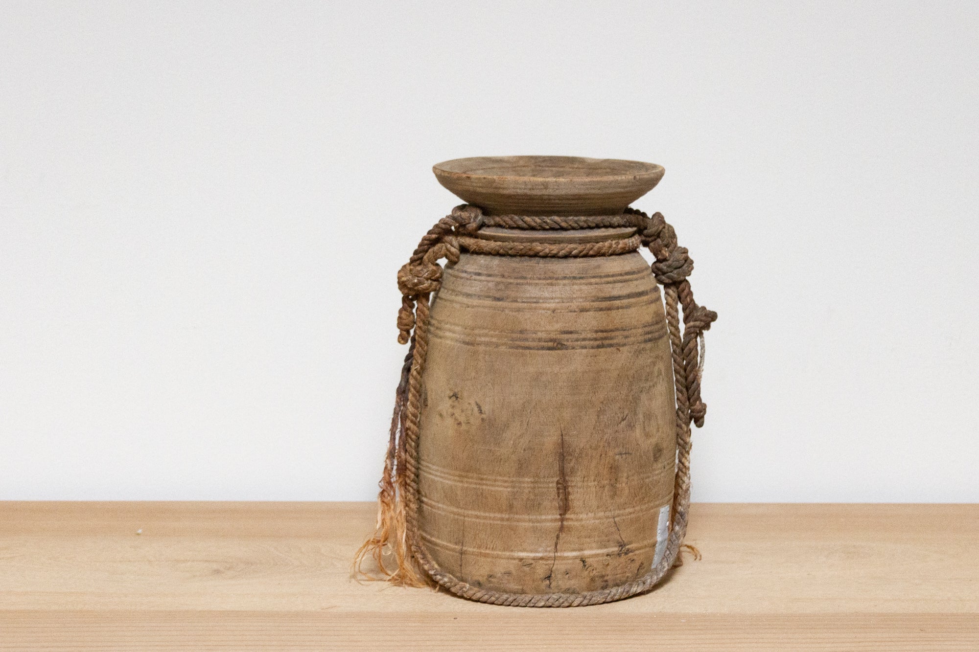 DE-COR | Ispirazione globale, Pot-Tepu di legno sbiancato invecchiato (commercio)