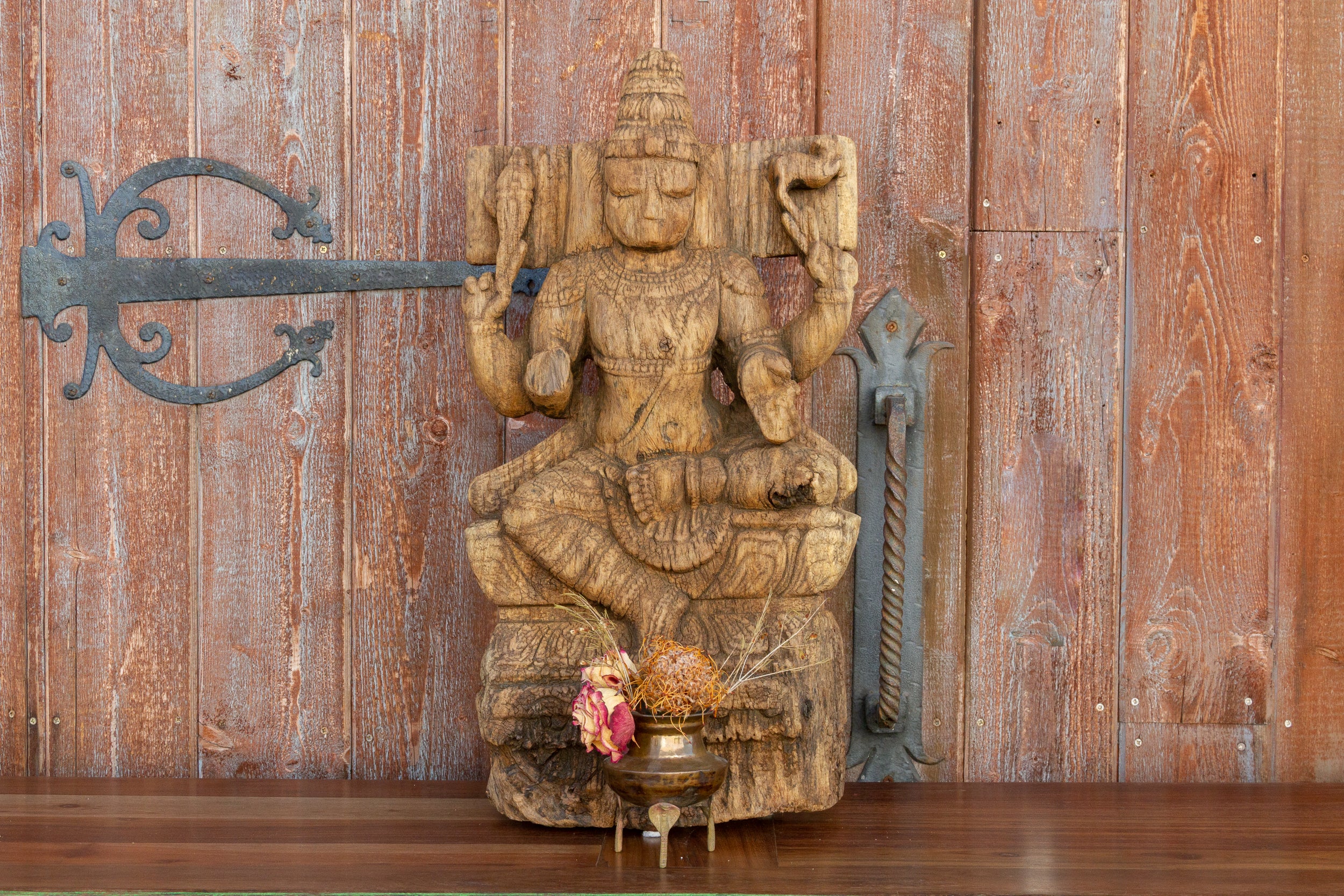 DE-COR | Ispirazione globale, Statua di dio indù Vishnu alta del XVIII secolo