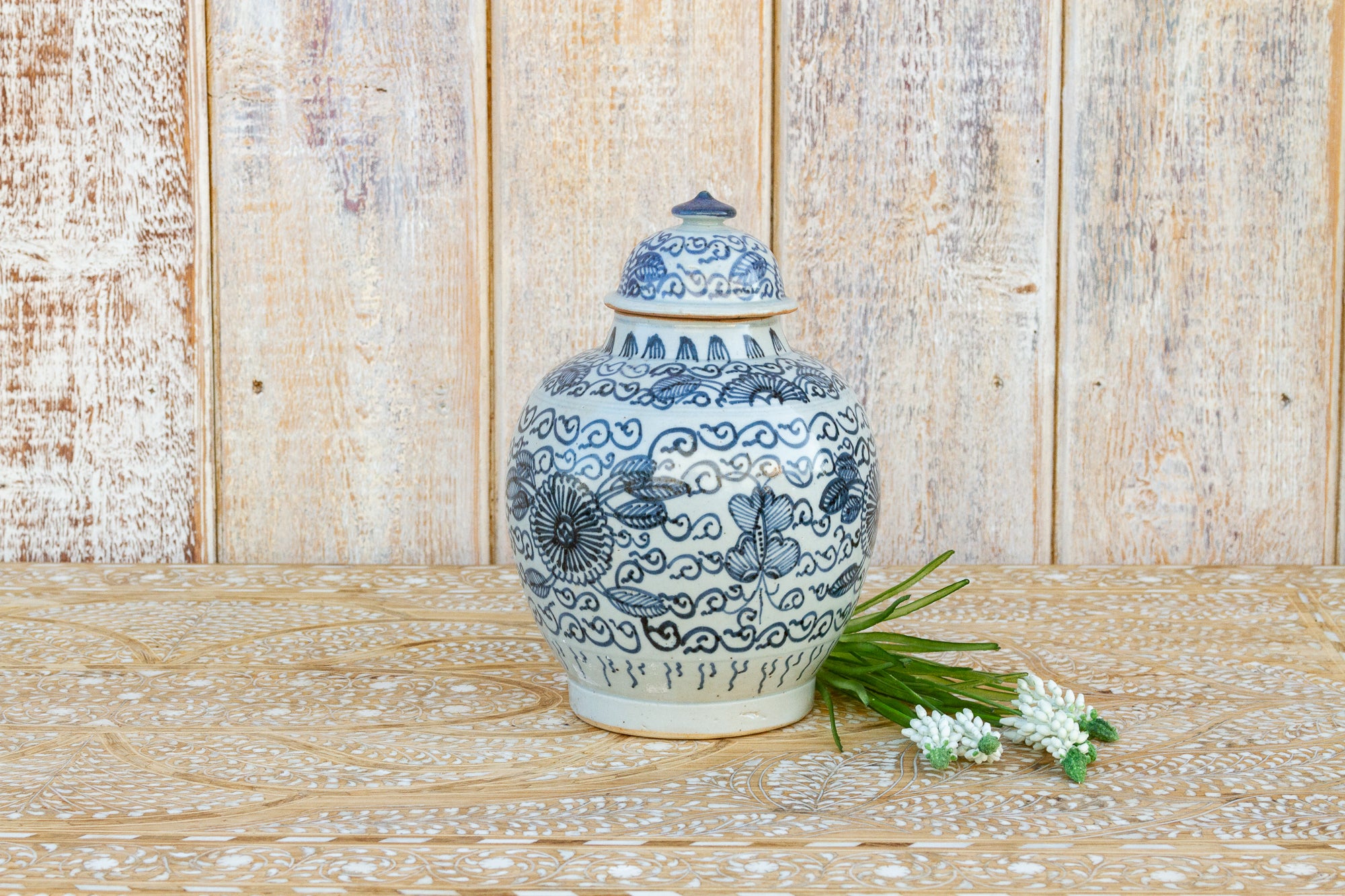 DE-COR | Ispirazione globale, Vasetto asiatico di zenzero floreale bianco e blu