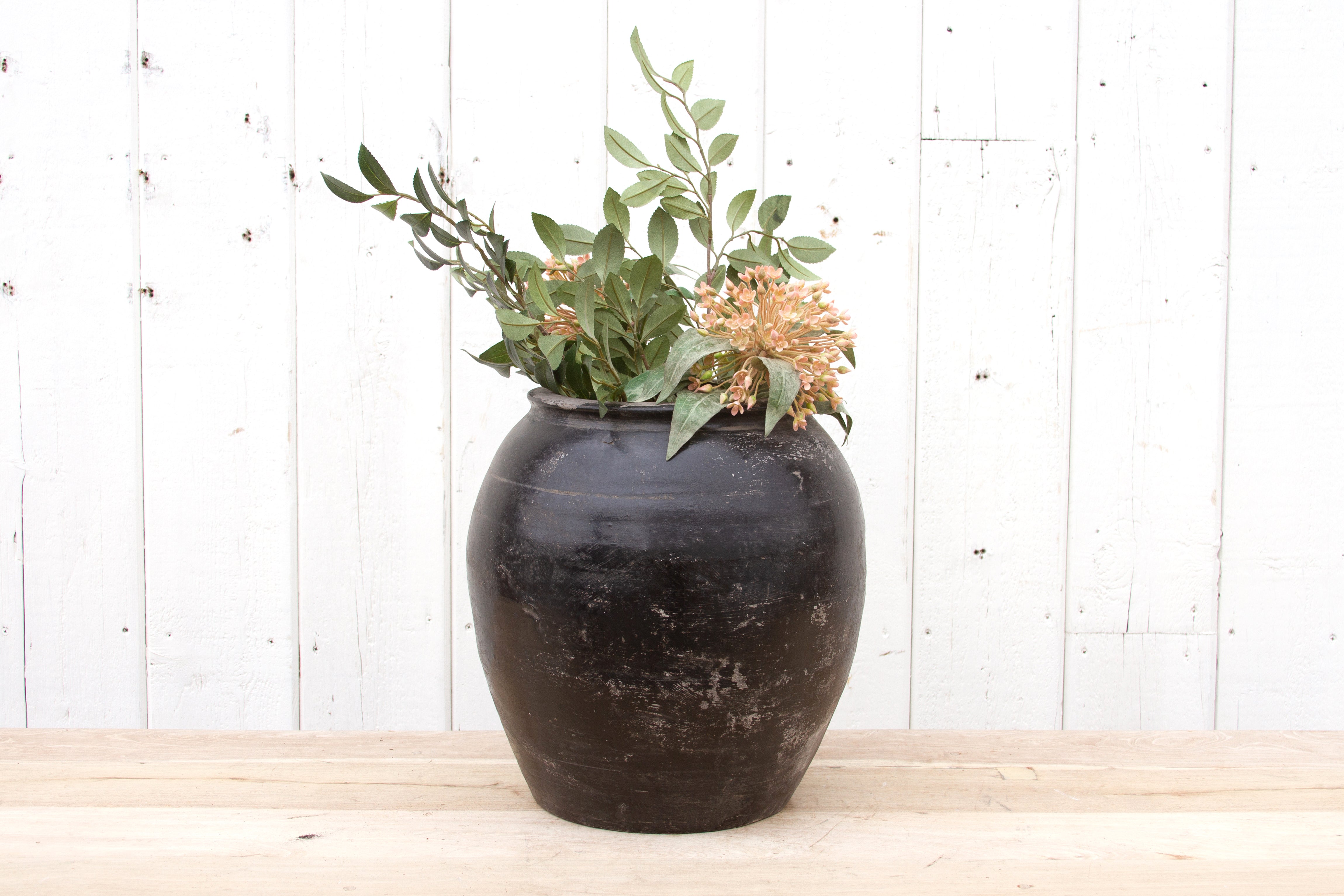 DE-COR | Ispirazione globale, Vaso vintage con smalto nero